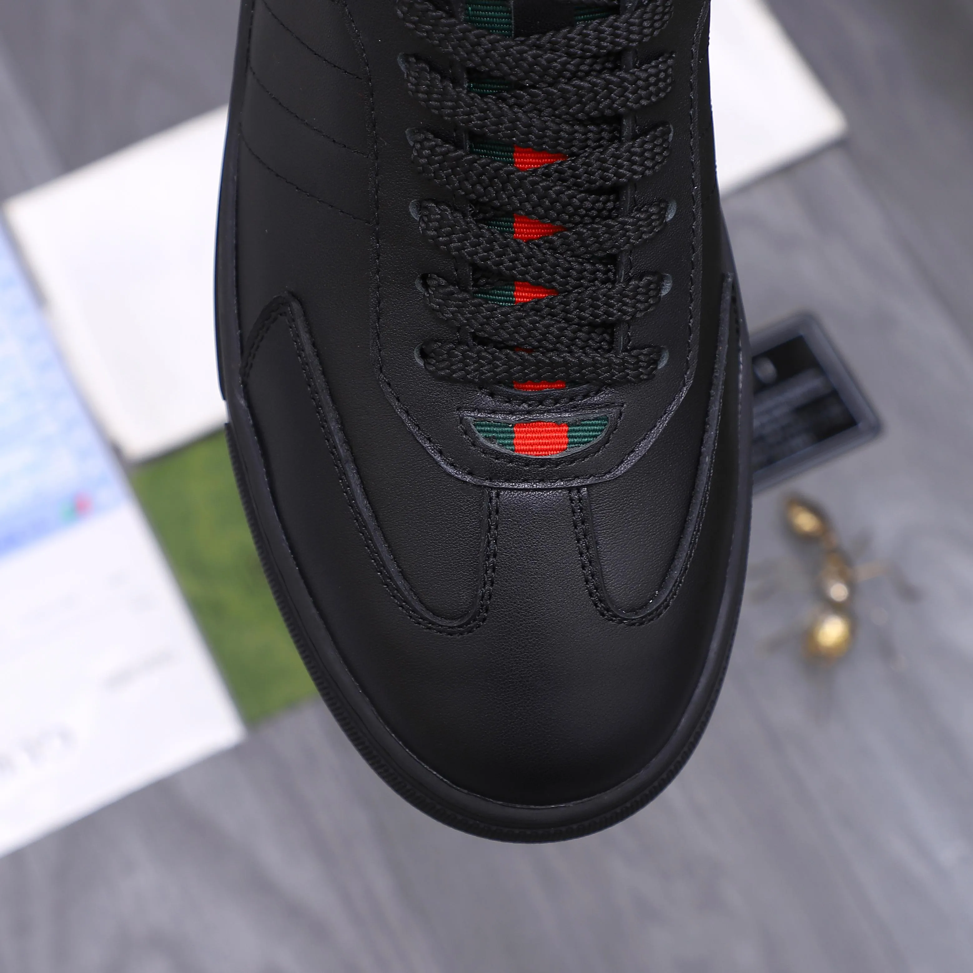 Men's shoes 💰p400 Product trademark: GUCCI "Gucci" casual lace-up men's shoes Regular size: 38-45 (45 is custom-made and non-returnable) Product materials: Selected high-quality cowhide upper, pigskin lining, original rubber outsole